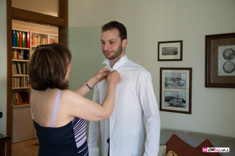 fotografo-matrimonio-lavagna-groom-getting-ready-sposo