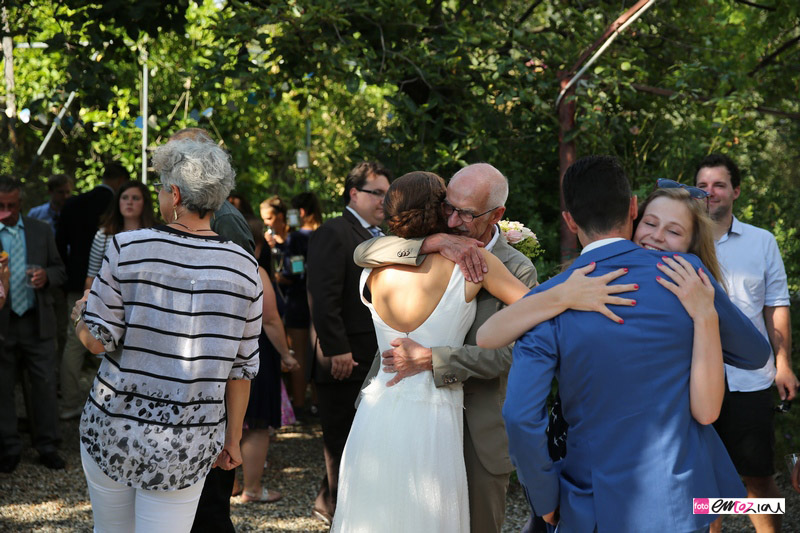 wedding-hugs-family_love