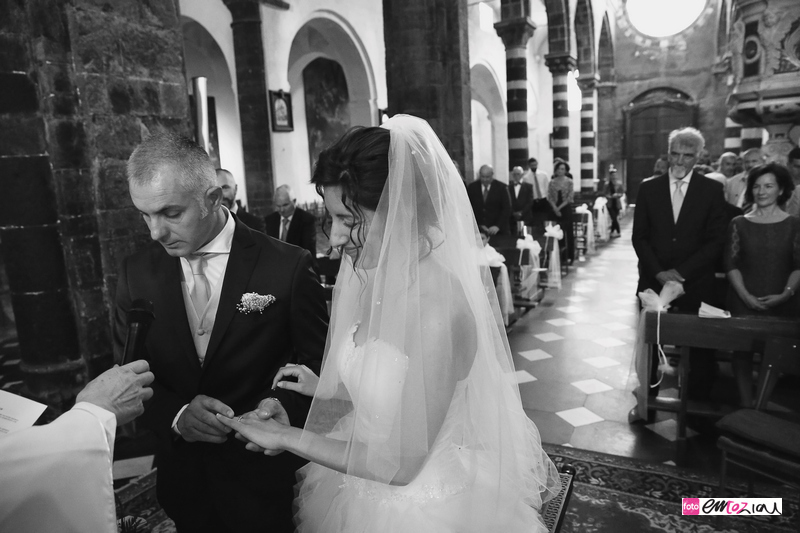 fotografo-matrimonio-levanto-destination-wedding-photographer_sposi_chiesa9